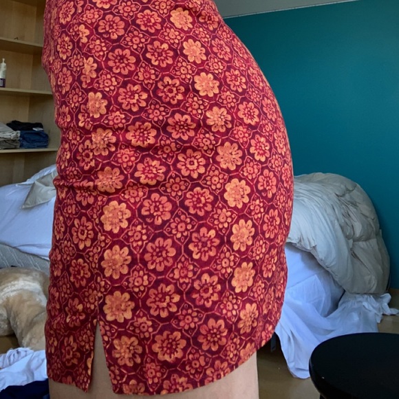 Red patterned mini vintage skirt - Picture 3 of 4